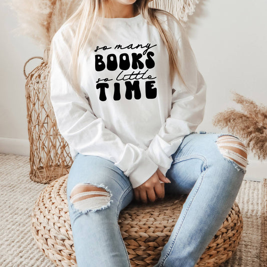 Olive And Ivory  - So Many Books Retro | Long Sleeve Graphic Tee